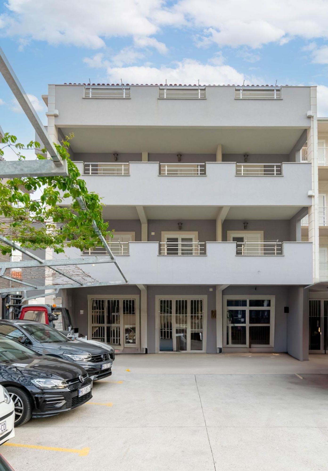 Studio Apartmani Dora Макарска Экстерьер фото