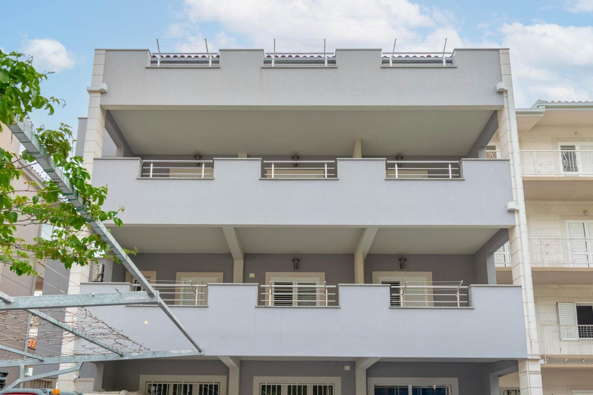 Studio Apartmani Dora Макарска Экстерьер фото
